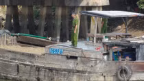 Bắt thuyền máy bơm hút cát lậu