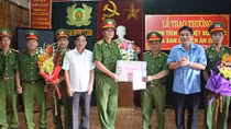 Trao thưởng vụ triệt phá đường dây ma túy, thu giữ 50 bánh heroin