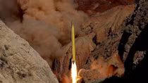 Cựu Ngoại trưởng Clinton kêu gọi cấm vận Iran sau vụ thử tên lửa