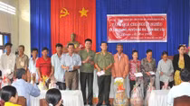 Ấm lòng người dân nghèo Tân Thạnh