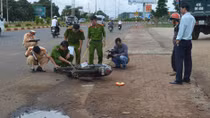 Đâm vào xe ben, nam thanh niên bị cán qua người tử vong