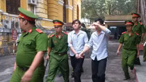 Cô giáo cùng người tình thuê xe ô tô đem cầm cố rồi chiếm đoạt
