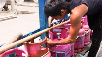 Cảnh báo những ‘quả bom gas’ trên tàu đánh cá