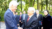 Tổng Bí thư Nguyễn Phú Trọng thăm gia đình nguyên Tổng thống Hoa Kỳ Bill Clinton