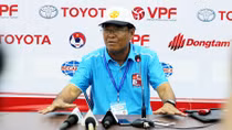 V.League: Cứ phải ‘nắn gân’ nhau
