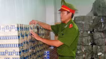 Đấu tranh mạnh với thuốc lá lậu trên tuyến biên giới Long An