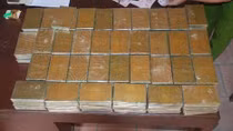 Cặp tình nhân vận chuyển 30 bánh heroin