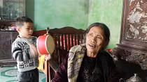 Người một đời nặng lòng với làn điệu trống quân