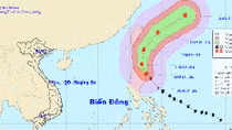 Bão Noul thành siêu bão nhưng không hướng vào đất liền
