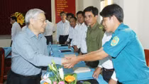 Tổng Bí thư Nguyễn Phú Trọng kiểm tra Chương trình nông thôn mới tại Trà Vinh