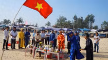 Ngư dân miền Trung hoan hỷ ngày đầu năm