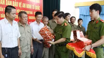 Gặp mặt Công an hưu và lực lượng bảo vệ dân phòng, dân phố