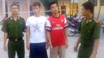 Vây bắt nhóm côn đồ 'rửa hận' bằng súng