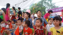Tái diễn việc ‘loạn’ thu các khoản đóng góp đầu năm