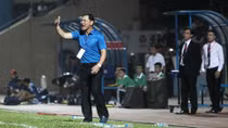 Ông bầu cầm quân