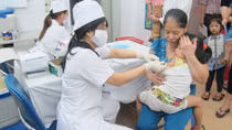 Các cơ sở y tế phải khẩn cấp triển khai các điểm tiêm chủng mở rộng