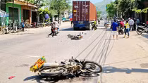 Tai nạn liên hoàn, một cháu trai tử nạn thương tâm