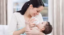 Lao động nữ nuôi con dưới 12 tháng tuổi được nghỉ 60 phút/ngày làm việc