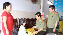 Thăm gia đình chính sách và gặp gỡ con liệt sỹ CAND trên địa bàn TP Đà Nẵng
