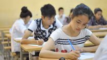 Nhiều thí sinh bị đình chỉ vì mang điện thoại vào phòng thi