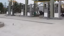 Một cây xăng bị phạt và tước giấy phép do không giảm giá