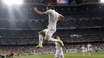 Real thắng tưng bừng, Barca suýt thua