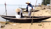Vượt phá Tam Giang 'đổi' chữ cho con 