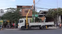 Bất cẩn một nữ phụ hồ bị điện giật chết