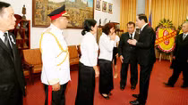 Đoàn đại biểu cấp cao Bộ Công an viếng Samdech Chea Sim
