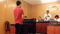 Nhờ bạn đóng giả Công an, lừa lấy tiền người vi phạm