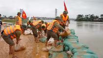 Chủ tịch nước đề nghị toàn dân chủ động ứng phó thiên tai