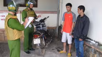 “Ăn bay” trên phố đụng Cảnh sát 113