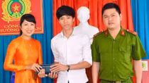 Một sinh viên nghèo trả lại chủ nhân chiếc ví có tài sản hơn 1,5 tỷ đồng