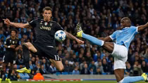 Real thắng lớn, Manchester đỏ và xanh đều bại