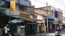 Canh chủ nhà đi lễ, đột nhập tiệm vàng