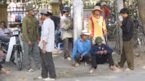 Lao động ngoại tỉnh chật vật tìm việc giáp Tết tại Hà Nội