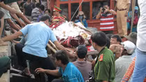 Làng chài xé lòng đón ngư dân xấu số