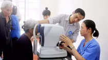 Báo động tình trạng suy giảm thị lực, mù lòa