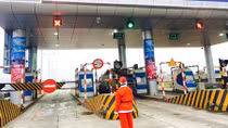 Ông già Noel trên Cao tốc Nội Bài – Lào Cai