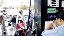 Xăng dầu lại đối mặt nguy cơ tăng giá