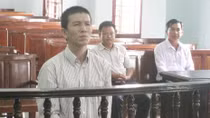 Thủ kho chiếm đoạt 8,3 tỉ của công ty đánh bạc lãnh 18 năm tù