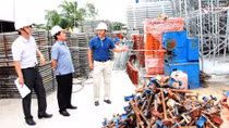 Thứ trưởng Bộ Xây dựng kiểm tra công trình sập giàn giáo làm 7 người thương vong