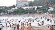 Các tour du khách tham quan biển đảo Nha Trang tăng cao