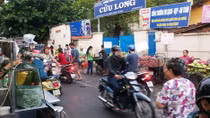 Thiếu quan sát, một thanh niên đâm vào xe tải tử vong