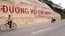 Hơn 1.000 tỷ đồng đầu tư xây dựng đường Hồ Chí Minh và nâng cấp quốc lộ 32