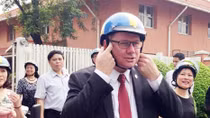 Nghị sĩ Thụy Điển kêu gọi đội MBH khi đi xe gắn máy