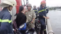 Ăn hết nửa hộp cơm, nam thanh niên nhảy cầu Bình Triệu