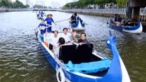 Bồng bềnh trên nước kênh... vừa mừng vừa lo