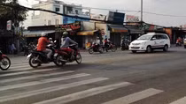 Cần lắp đặt đèn tín hiệu, biển báo tại 2 giao lộ quốc lộ 1K