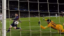 Barcelona đứng đầu Bảng F 